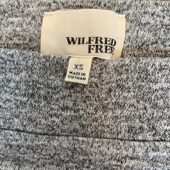 Aritzia Wilfred Free Skirt with Side Ruching - Picture 3 of 4